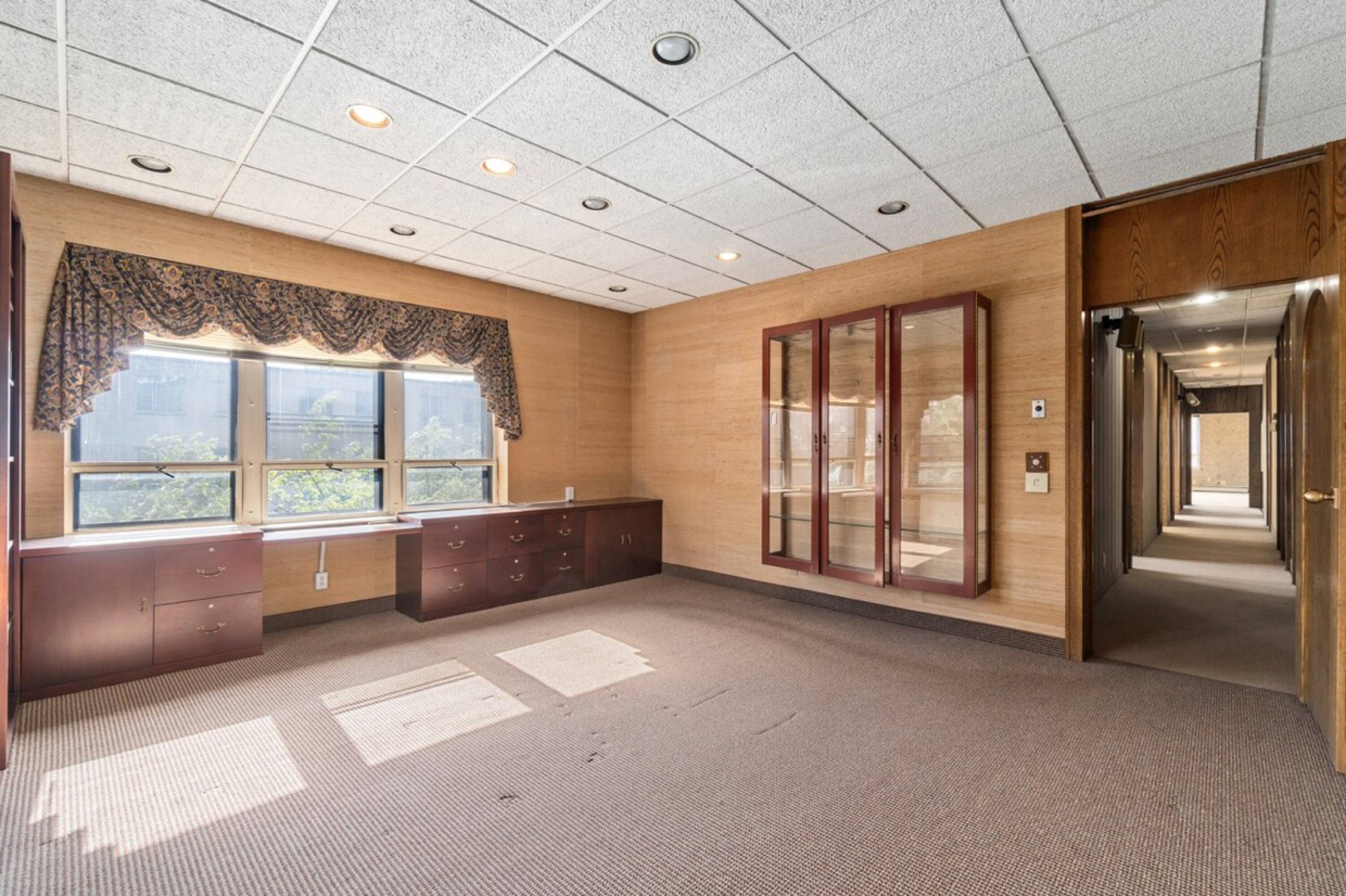 Stunning Mixed use Office